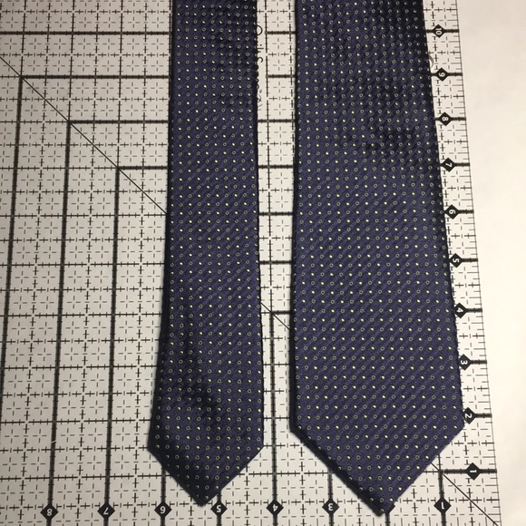 J.P. Telford- Blue with small yellow circles and dots. Italian 100% silk NWT - Picture 9 of 10